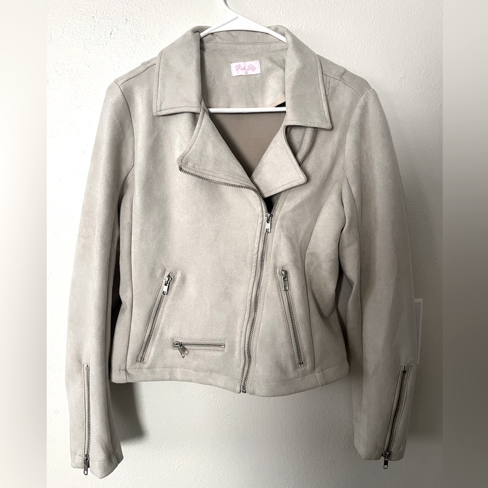 NWOT PINK LILY Beige Faux Suede Women’s Moto Jacket-Never Worn. Size SMALL